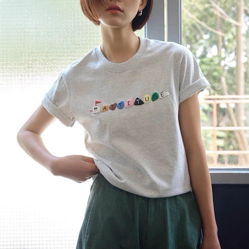 【】Welcome to the new year of the zodiac, greedy snake letter print flower gray women spring inner pullover short-sleeved shirt